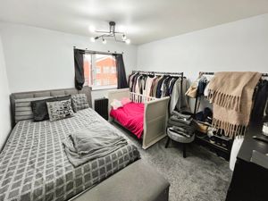 Bedroom- click for photo gallery